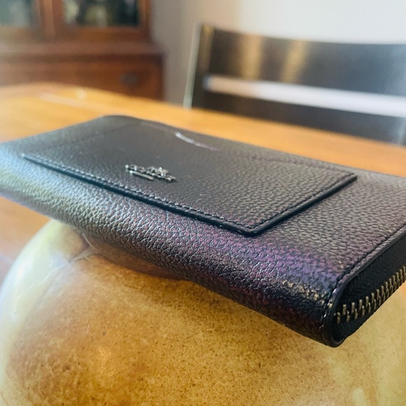 ULTRA RARE UNICORN Coach Hologram Petrol Zip Accordion Oil Slick Wallet Purple - Picture 8 of 16